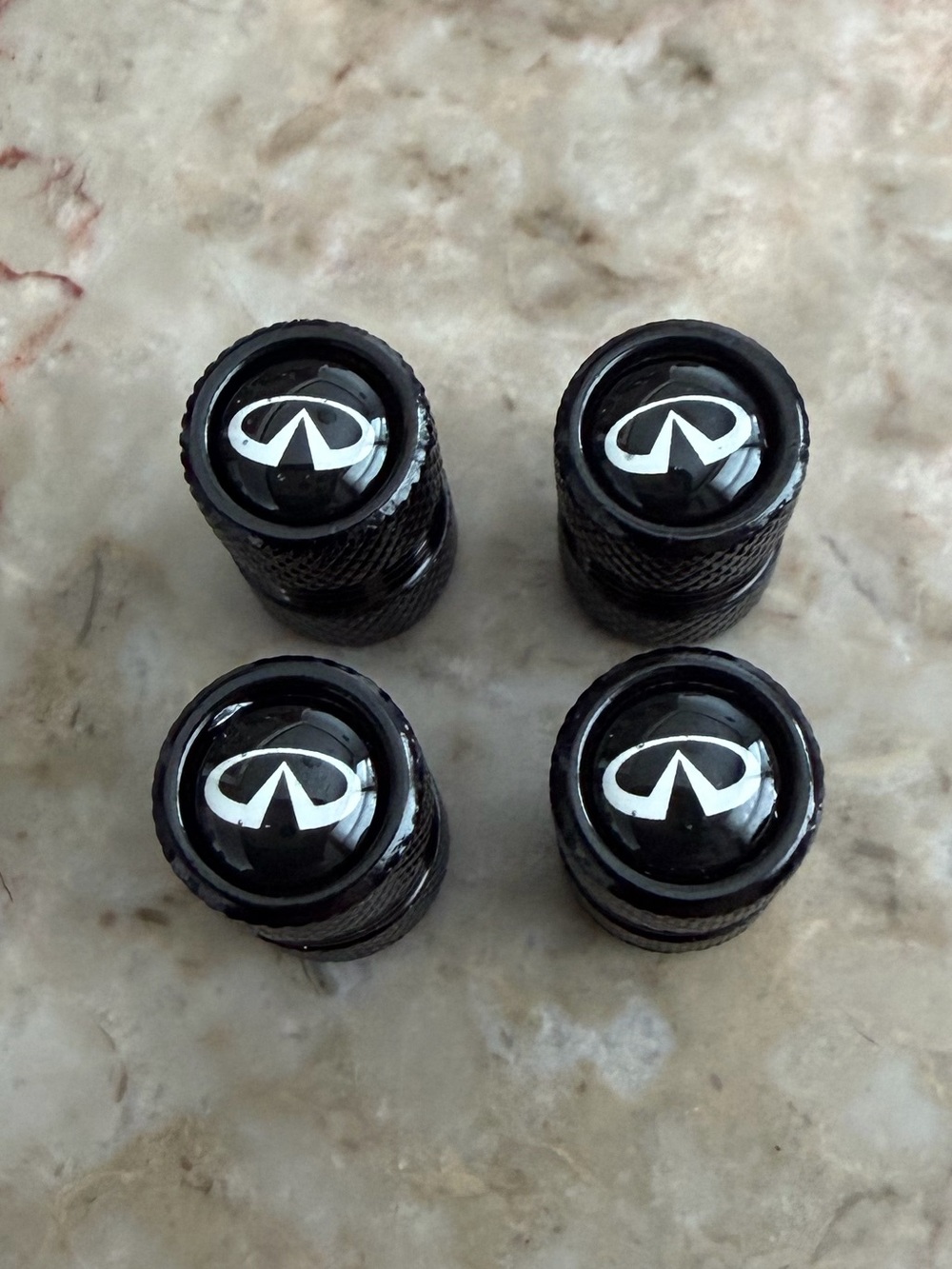 Infiniti logo valve Stem caps in Black set of 4 NWT